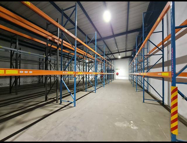 5,500M² WAREHOUSE TO LET IN WADEVILLE